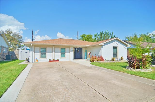 1716 Dolphin Drive, Seabrook, TX 77586