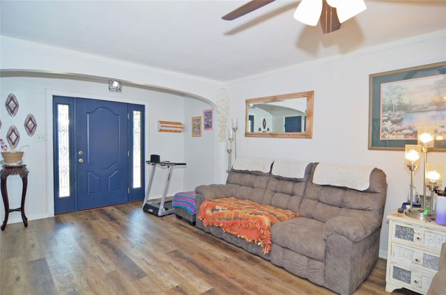 1716 Dolphin Drive, Seabrook, TX 77586