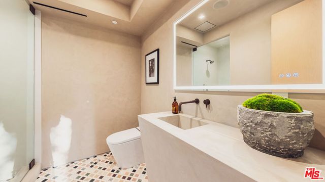 12026 Benmore Terrace, Los Angeles, CA 90049