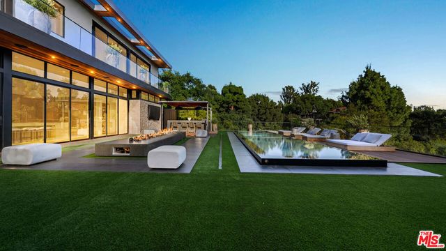 12026 Benmore Terrace, Los Angeles, CA 90049