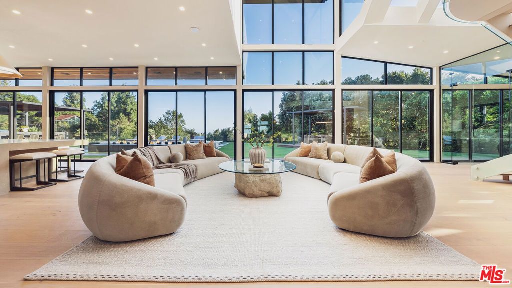 Image 10 of property listing at 12026 Benmore Terrace, Los Angeles, CA 90049
