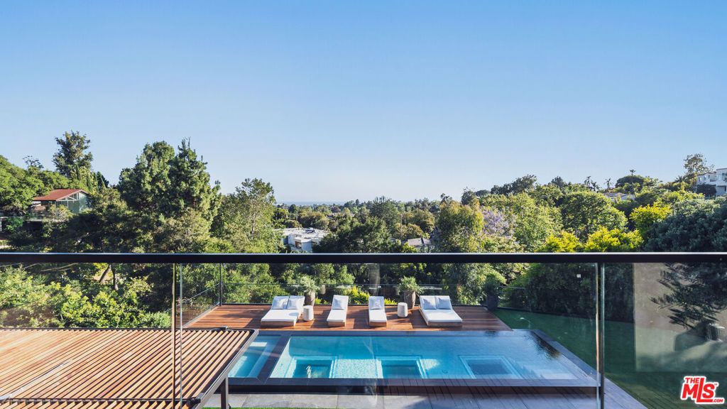 Image 19 of property listing at 12026 Benmore Terrace, Los Angeles, CA 90049