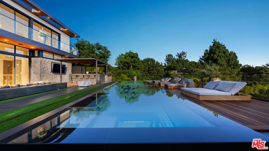 Image 3 of property listing at 12026 Benmore Terrace, Los Angeles, CA 90049