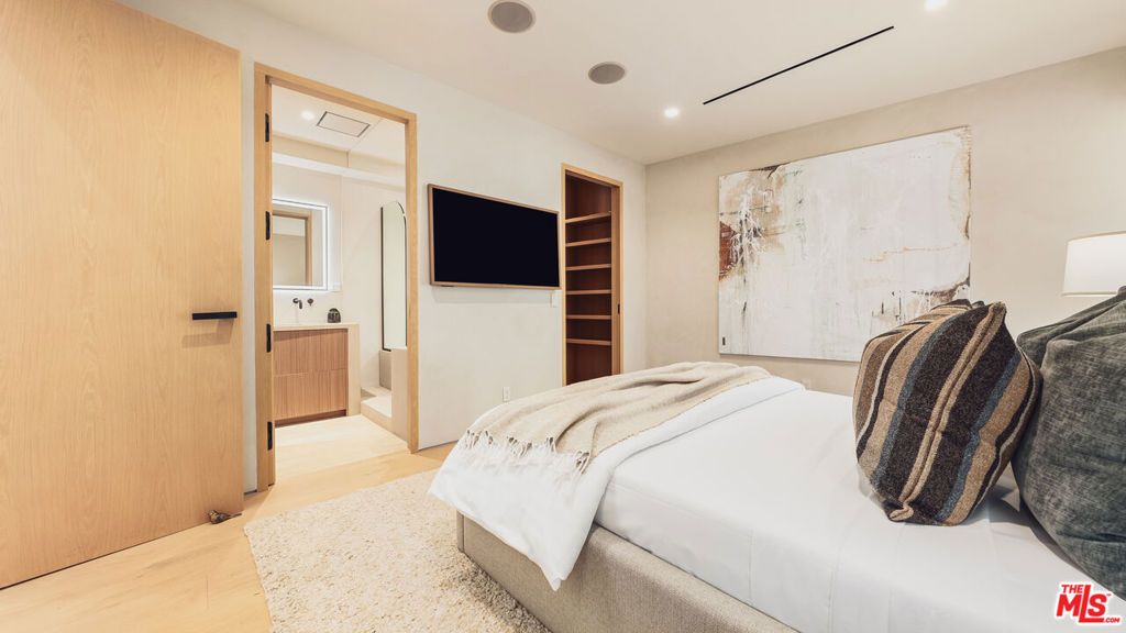 Image 32 of property listing at 12026 Benmore Terrace, Los Angeles, CA 90049