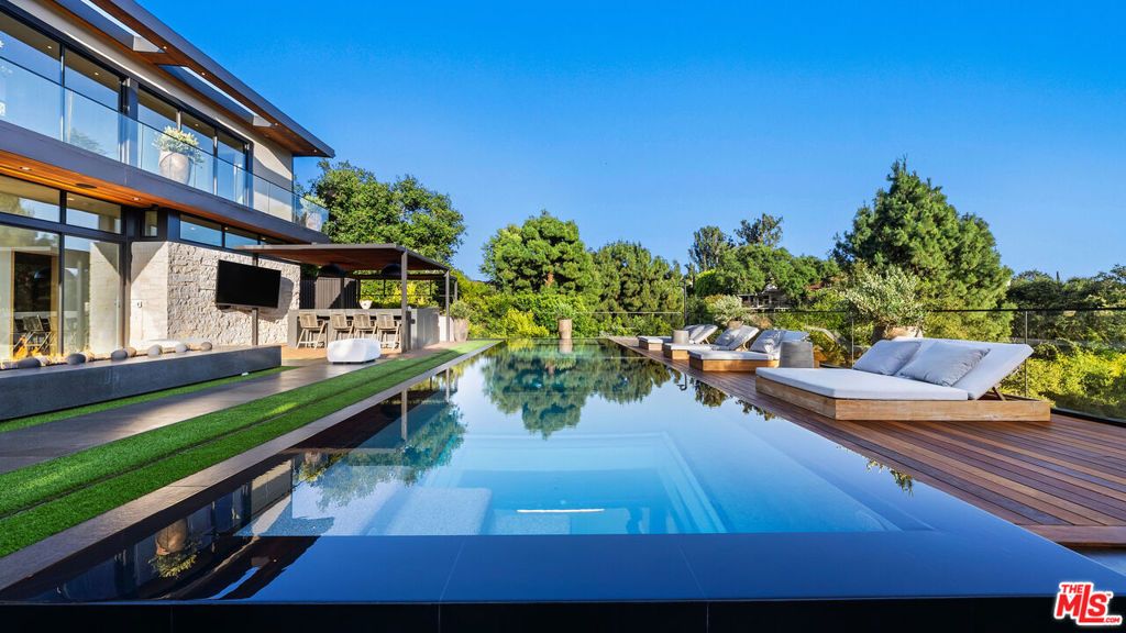 Image 36 of property listing at 12026 Benmore Terrace, Los Angeles, CA 90049