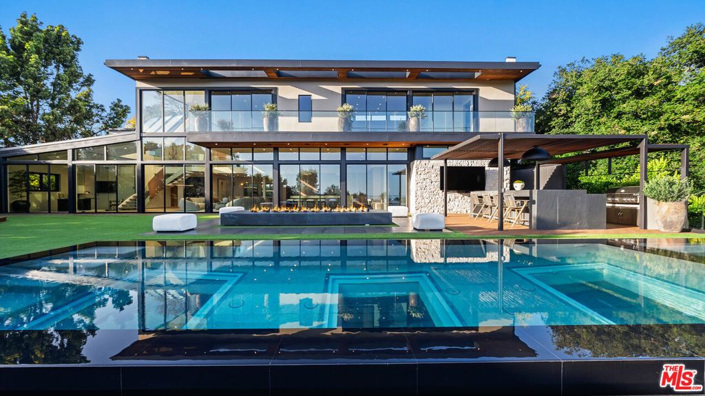 Image 37 of property listing at 12026 Benmore Terrace, Los Angeles, CA 90049