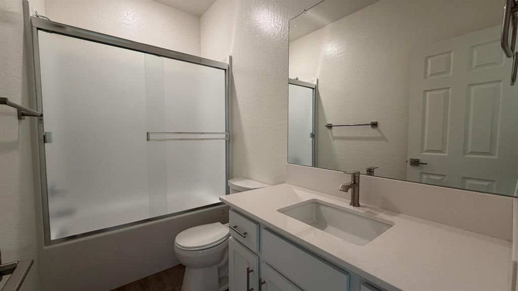 Image 12 of property listing at 2173 N Renn Avenue, Clovis, CA 93619