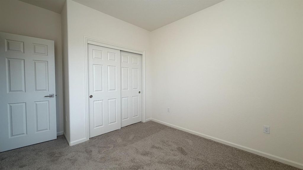 Image 19 of property listing at 2173 N Renn Avenue, Clovis, CA 93619