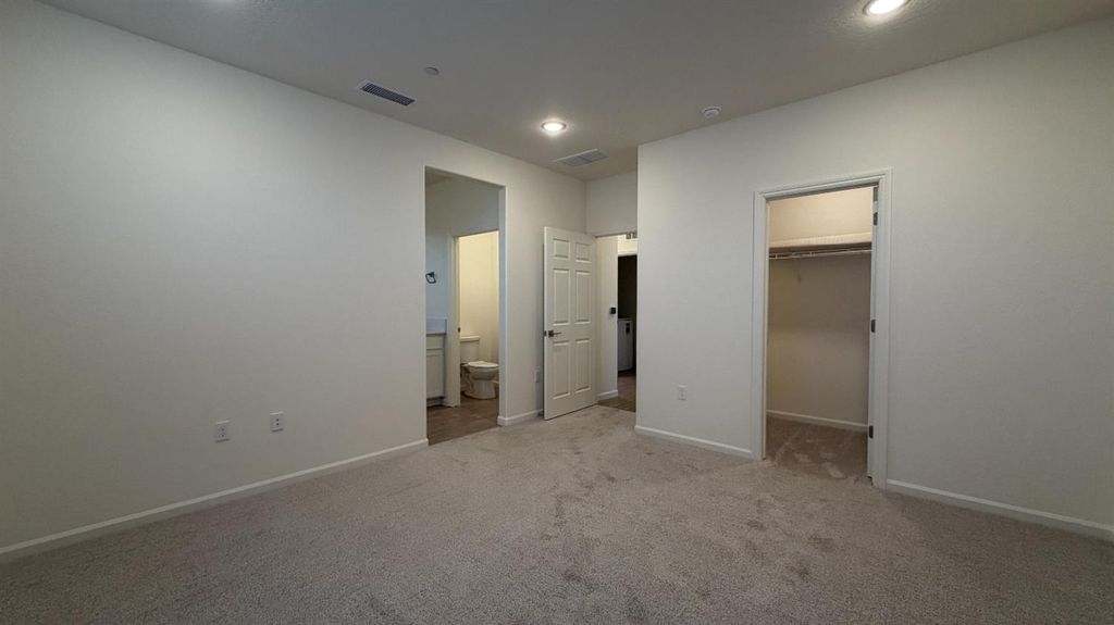 Image 25 of property listing at 2173 N Renn Avenue, Clovis, CA 93619