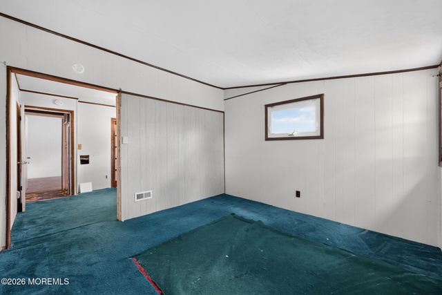 33 Stagecoach Road, Southampton, NJ 08088