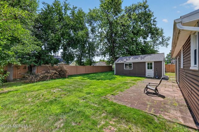 33 Stagecoach Road, Southampton, NJ 08088