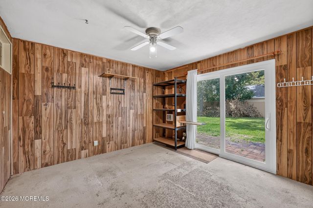 33 Stagecoach Road, Southampton, NJ 08088