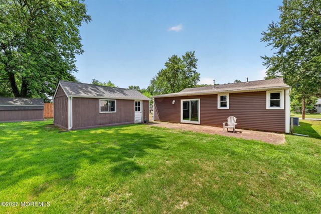 33 Stagecoach Road, Southampton, NJ 08088