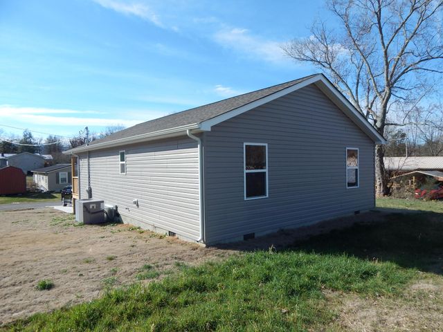 201 Kelsey Street, Etowah, TN 37331