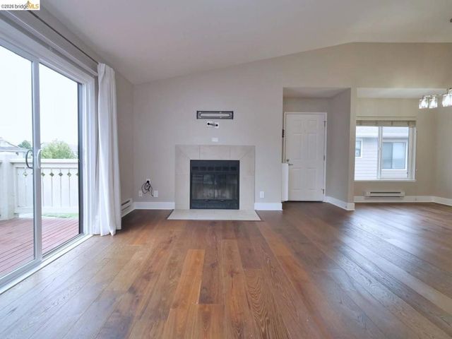 202 Shoreline CT, Richmond, CA 94804
