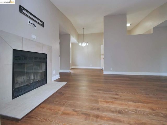 202 Shoreline CT, Richmond, CA 94804