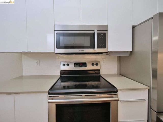 202 Shoreline CT, Richmond, CA 94804