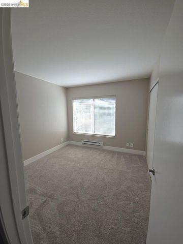 202 Shoreline CT, Richmond, CA 94804