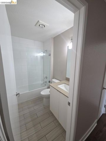 202 Shoreline CT, Richmond, CA 94804