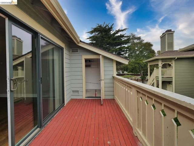 202 Shoreline CT, Richmond, CA 94804