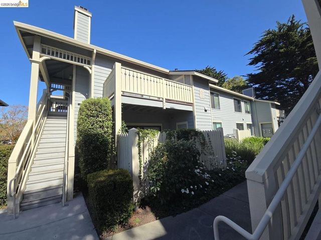 202 Shoreline CT, Richmond, CA 94804