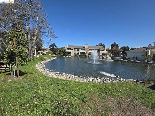 202 Shoreline CT, Richmond, CA 94804