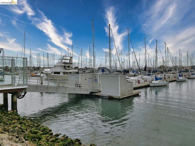 202 Shoreline CT, Richmond, CA 94804