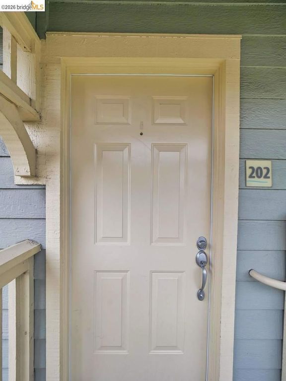 202 Shoreline CT, Richmond, CA 94804