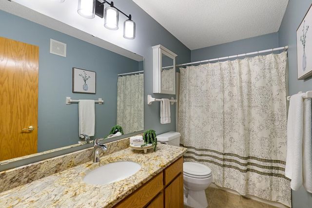 17079 Isleton Avenue, Lakeville, MN 55044