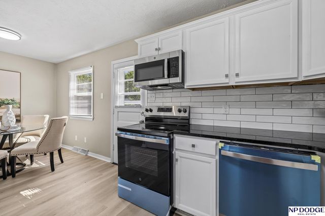 5613 Grand Avenue, Omaha, NE 68104