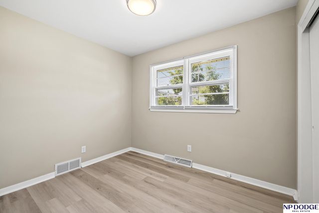 5613 Grand Avenue, Omaha, NE 68104