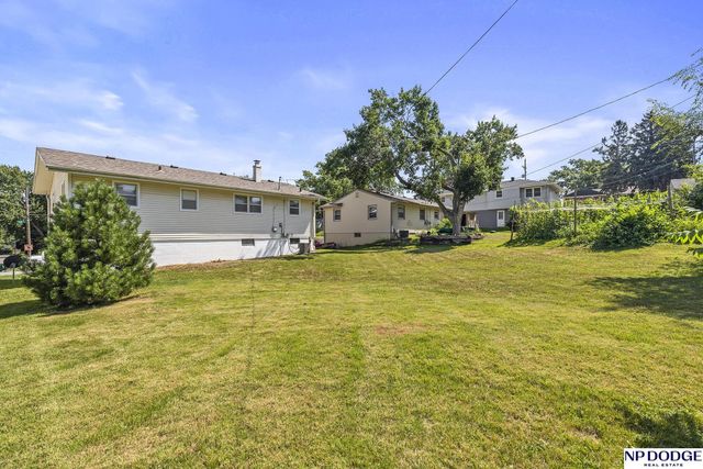 5613 Grand Avenue, Omaha, NE 68104