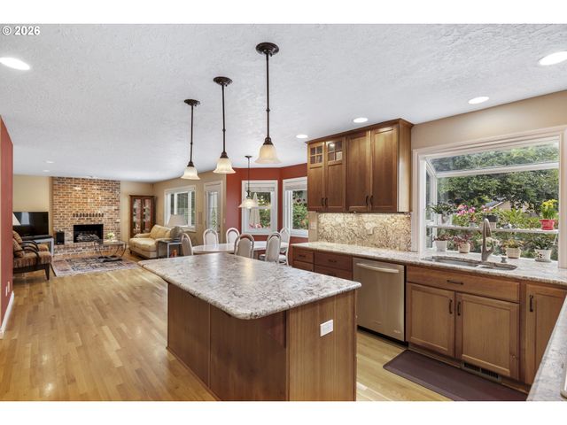 2745 Ne KELLY Pl, Gresham, OR 97030