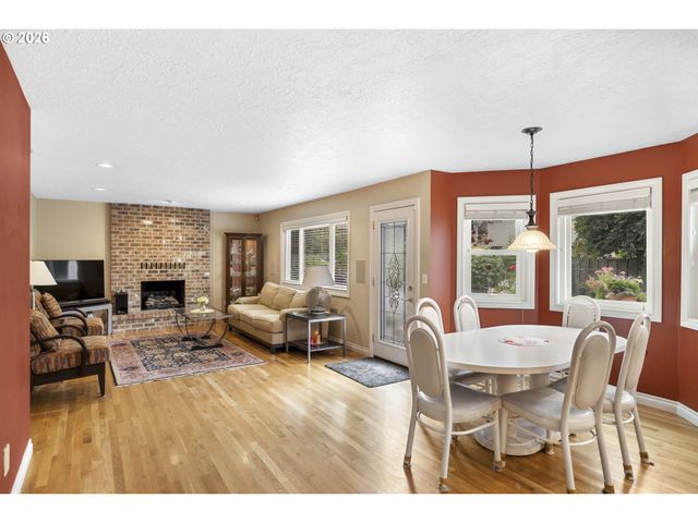 2745 Ne KELLY Pl, Gresham, OR 97030