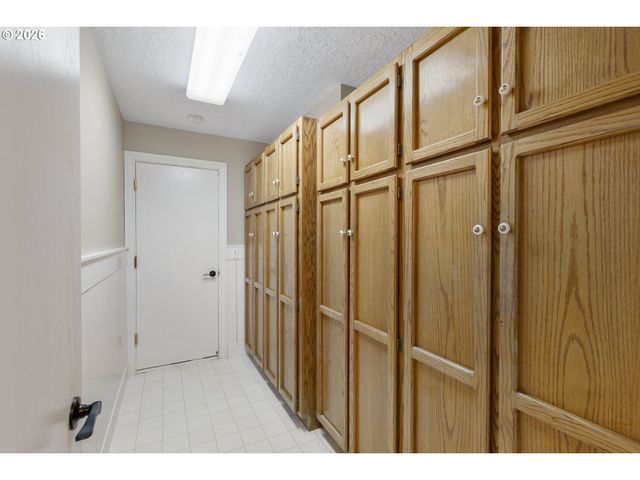 2745 Ne KELLY Pl, Gresham, OR 97030