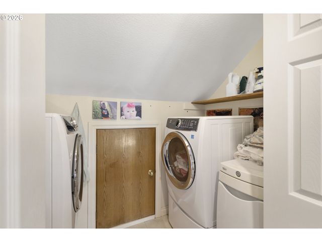 2745 Ne KELLY Pl, Gresham, OR 97030
