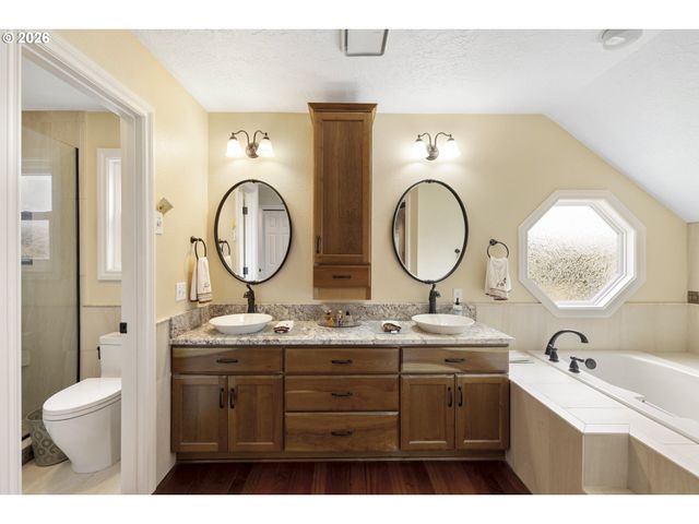 2745 Ne KELLY Pl, Gresham, OR 97030