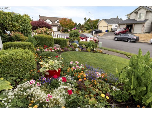 2745 Ne KELLY Pl, Gresham, OR 97030