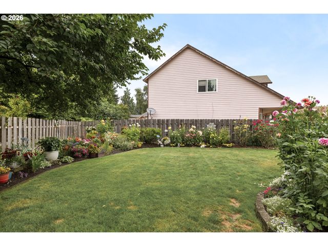 2745 Ne KELLY Pl, Gresham, OR 97030