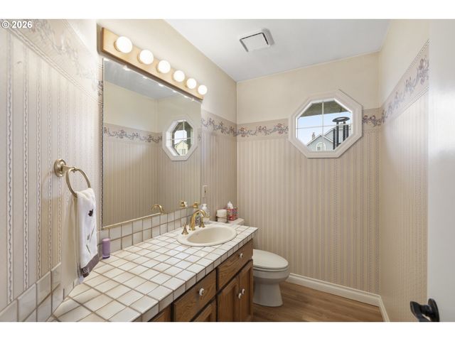 2745 Ne KELLY Pl, Gresham, OR 97030