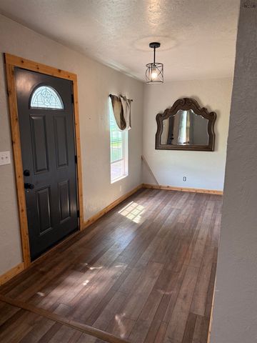 510 N PACIFIC AVENUE, Iowa Park, TX 76367