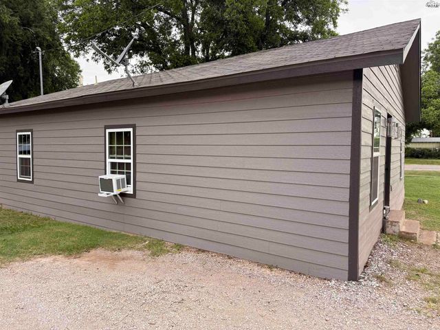 510 N PACIFIC AVENUE, Iowa Park, TX 76367
