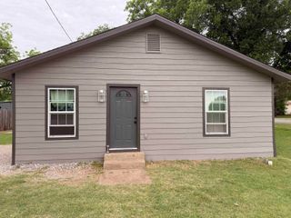 510 N PACIFIC AVENUE, Iowa Park, TX 76367
