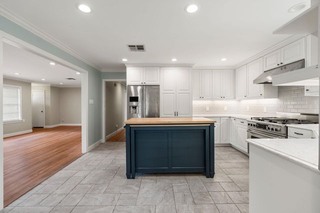9333 Walterville Road, Houston, TX 77080