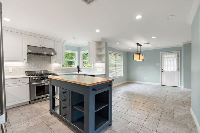 9333 Walterville Road, Houston, TX 77080