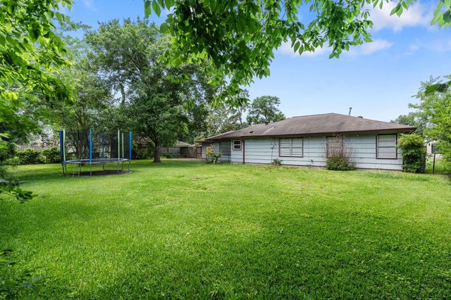 9333 Walterville Road, Houston, TX 77080