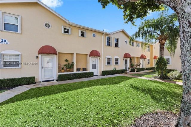 307 Waterside Drive, Hypoluxo, FL 33462