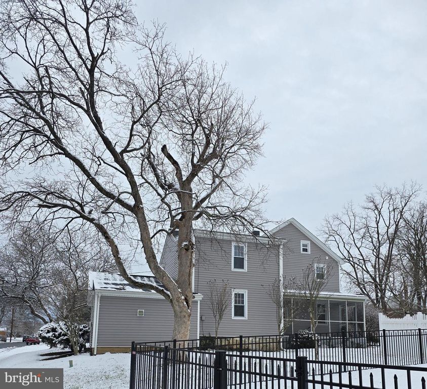 805 HAMILTON STREET, Carlisle, PA 17013