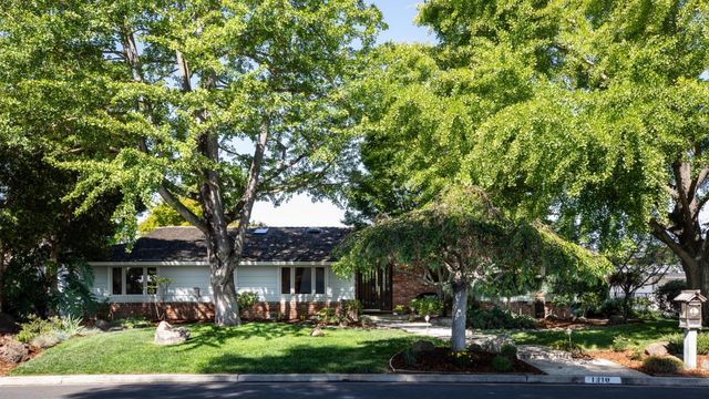 1310 Harwalt Drive, Los Altos, CA 94024