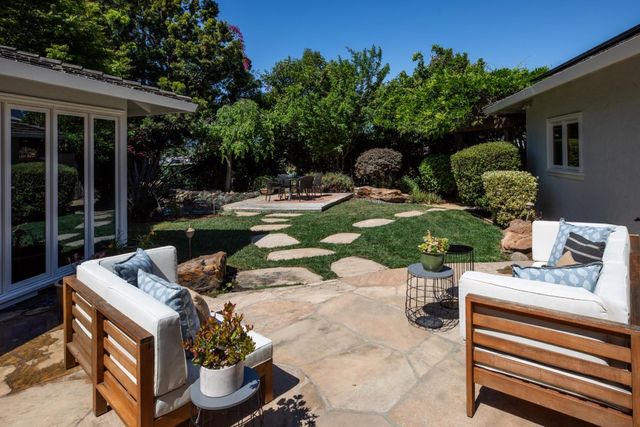1310 Harwalt Drive, Los Altos, CA 94024